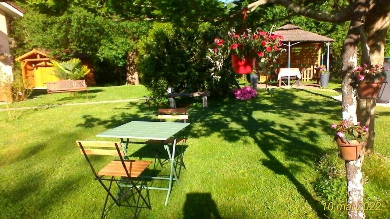 Le Clos Des Palombes Wifi Climatisation Saint-Pierre-du-Mont  Exteriér fotografie